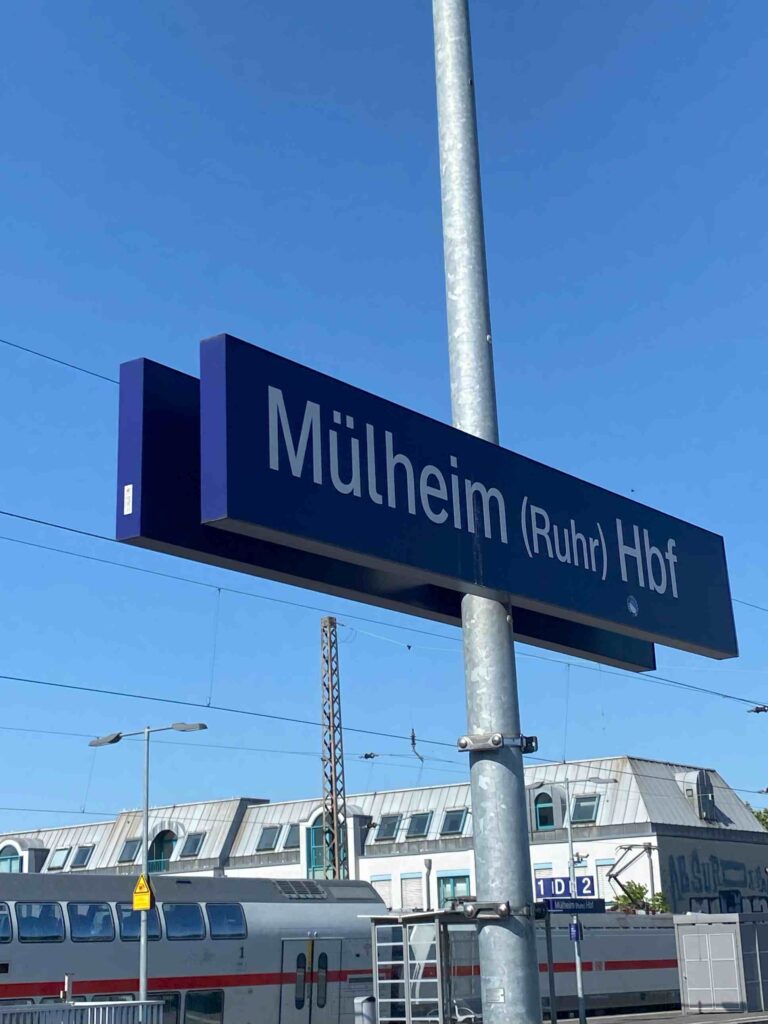 Schild Mülheim an der Ruhr Hauptbahnhof